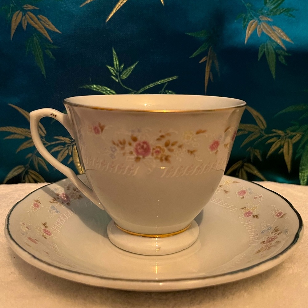 Gibson fine china Rose Teacup Set
